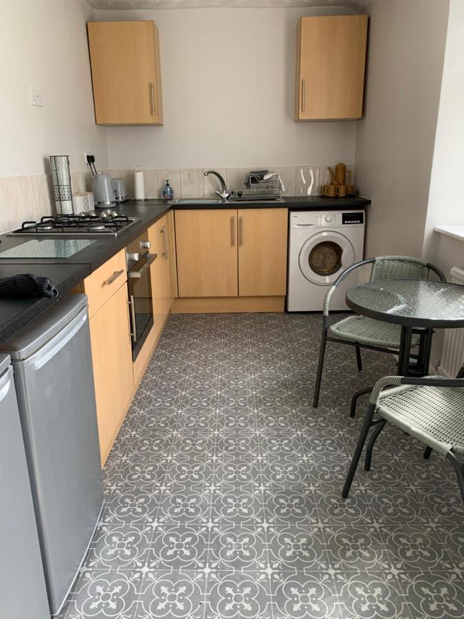 The Greens Apartment Farnworth Extérieur photo
