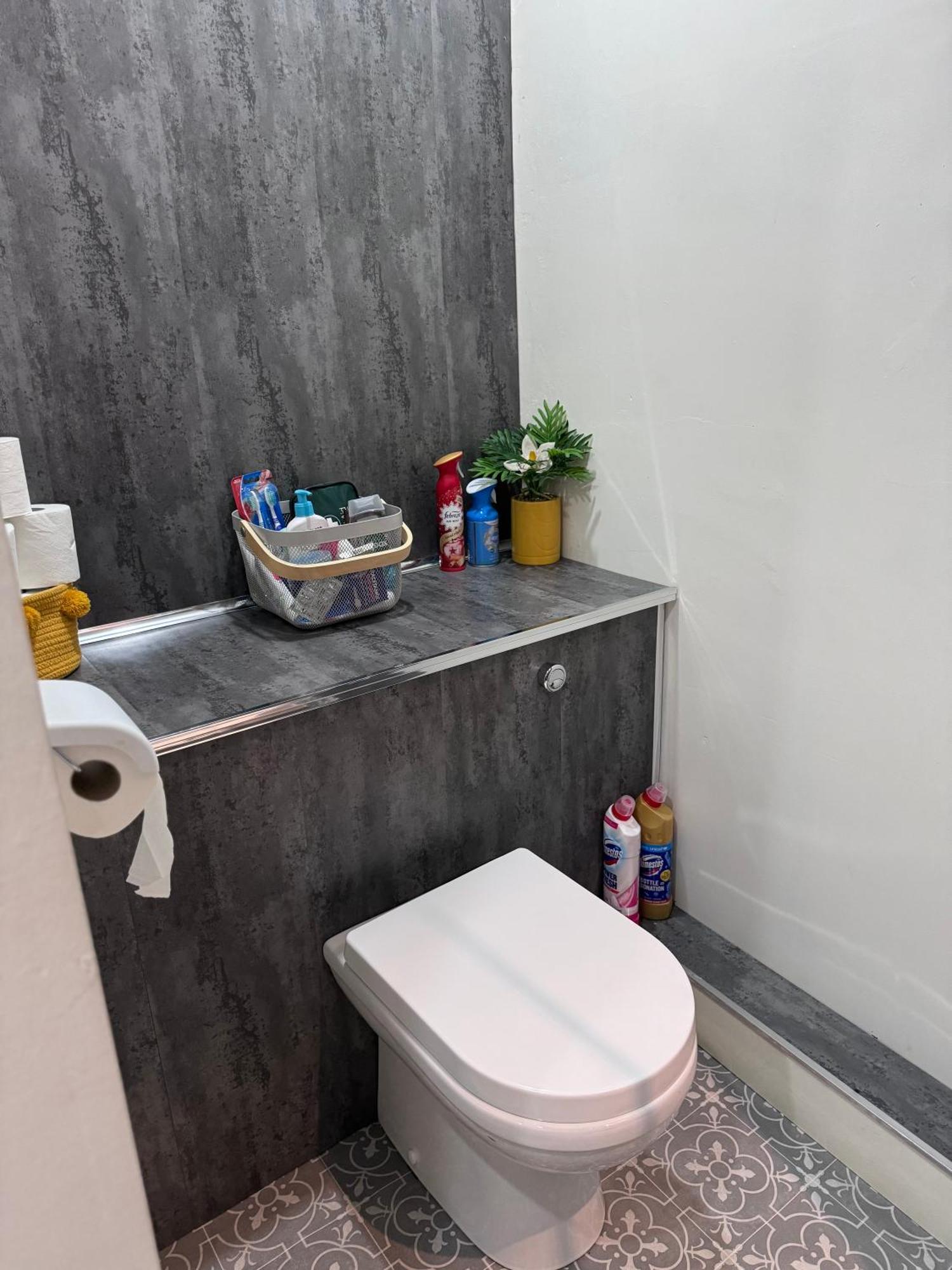 The Greens Apartment Farnworth Extérieur photo